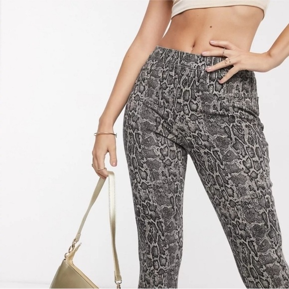 SPANX Pants - SPANX Snake Print Straight Leg Jegging Pants
